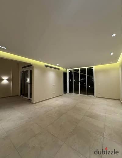 Apartment for sale in front of Beverly Hills