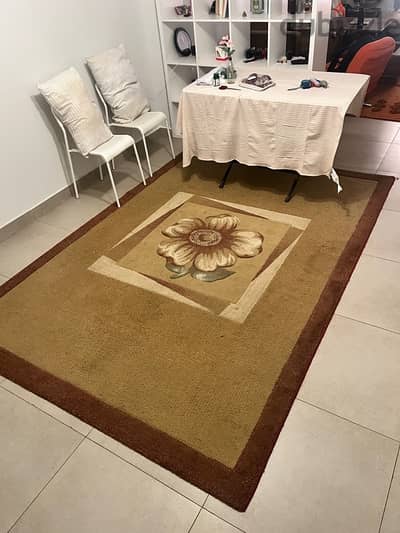 سجادة ٢ متر في ٢. ٨٥
