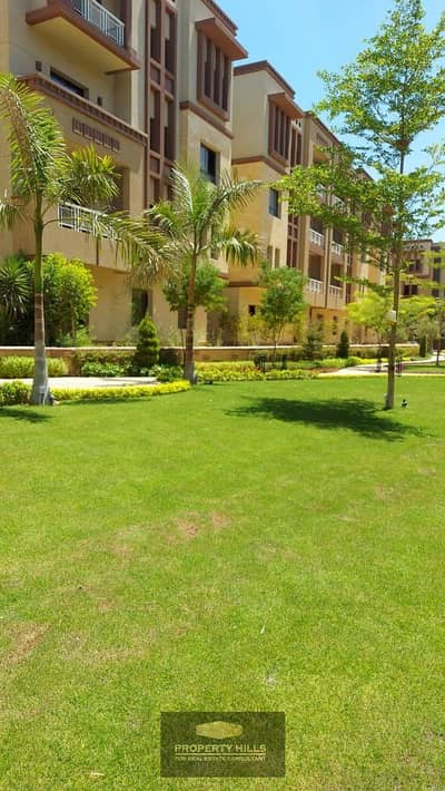 Apartment with a private garden, immediate delivery in Green Compound, Edrees Buildings Company next to Mountain View
