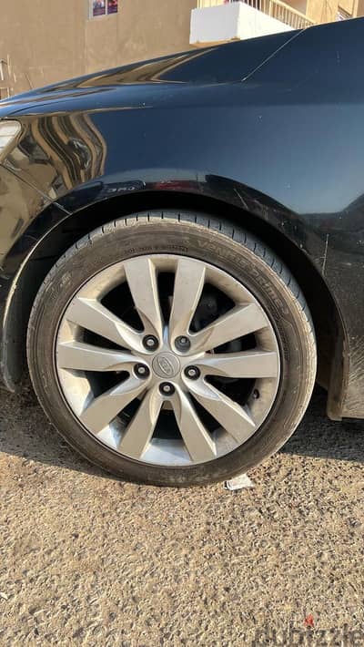 عدد 2 جنط سيراتو الاصلى مقاس  17  بدون لحام بدون كاوتش