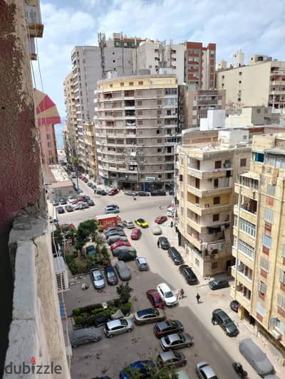 شقة للبيع في شارع بورسعيد على 3شوارع تحفه