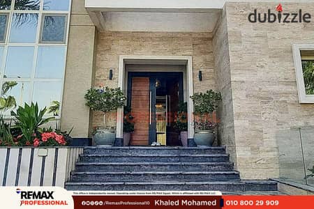 فيو مفتوح على الجولف فيلا للبيع في اليكس ويست