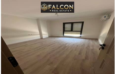 finished apartment with kitchen and ACs, prime location, installments, minutes from City Center Almaza in Sheraton