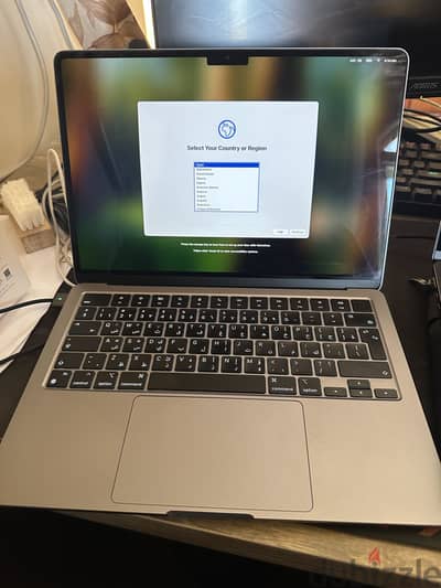 Macbook Air M2 - 256G Sliver Arabic/English