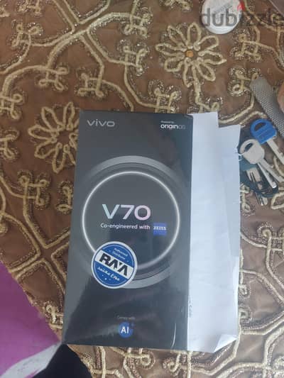 Vivo V70
