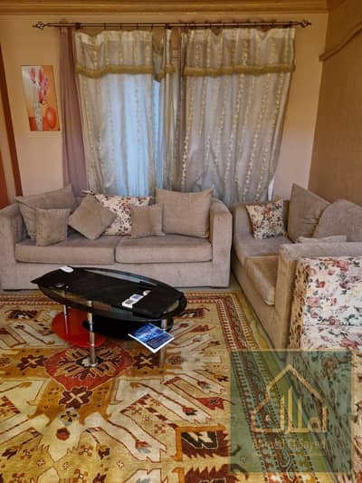 شقة مفروشة للإيجار في  الرحاب، تشطيبات بسيطة وأثاث كامل، جاهزة للسكن فورًا، موقع مميز قريب من جميع الخدمات والمولات، مناسبة للعائلات والأفراد. بمساحات
