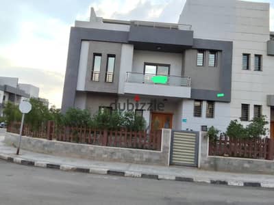 فيلا للايجار 400 متر في كمبوند وصال الشروق