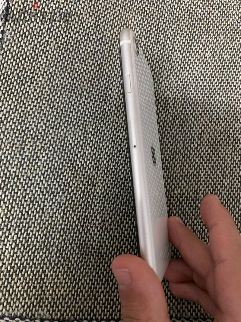 Apple - iPhone SE 1