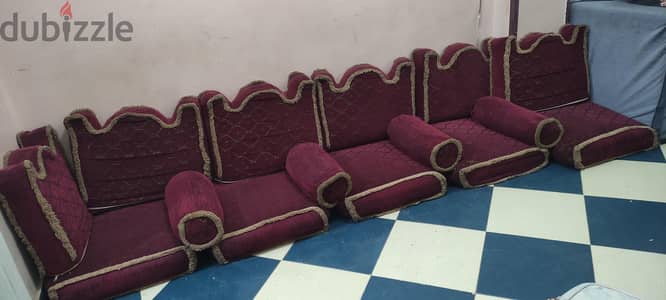 قعدة عربي بحالة جيدة للبيع