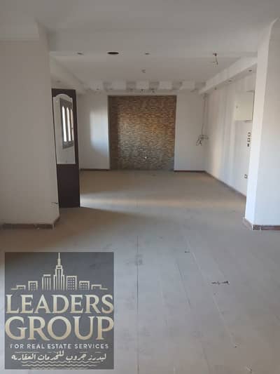 Administrative headquarters for rent in Al-Nuzha, Joseph Tito Main Street, prime location on the main street, Administrative license area: 600 meters, full floor