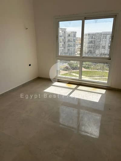 شقة 3 عرف فيو مفتوح على جاردن بالتكييفات و المطبخ للايجار في هايد بارك القاهرة الجديدة Hyde Park New Cairo