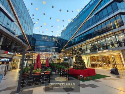 Immediate receipt of a fully finished 67m ground floor store at prime location in the plaza on Al-Shabab street in Sheikh Zayed in front of Saudi Market and near the Islamic Complex in Sheikh Zayed.