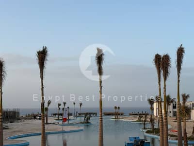 شاليه باطلالة مباشرة على البحيرة بإطلالة بحرية في كالي كوست، رأس الحكمة