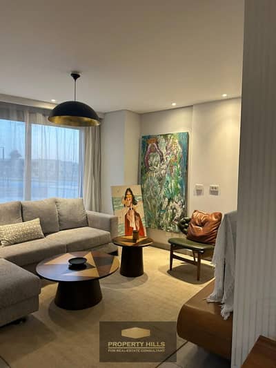 Finished apartment with immediate delivery next to Hydepark, Palm Hills, the Hunting Club, and New Giza Club