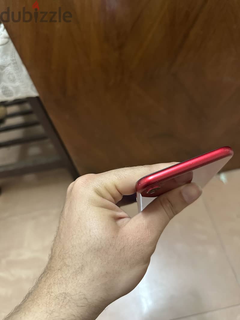 iPhone XR 4