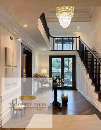 Villa in Golf City for sale at half price, ready for viewing.
