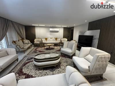 شقه ايجار فرش راقي اول سكن 250 متر برج فاخر شارع مصدق الرئيسي