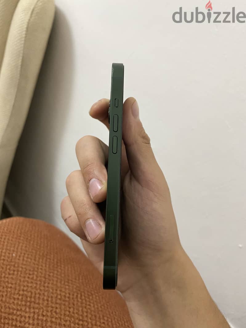 iPhone 13 4