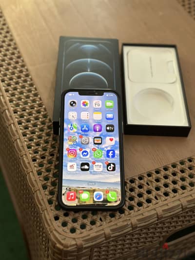 iphone 12Pro Max 256 Giga  حالته كسر زيرو مفهوش عيوب نهاءي