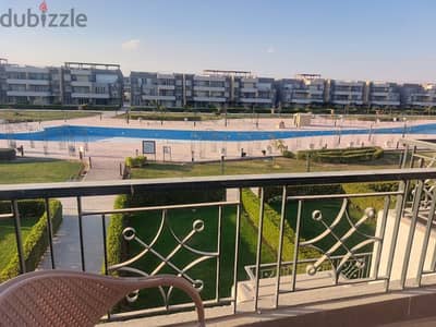Comfortable chalet directly on swimming pools at Blumar