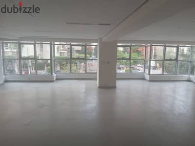 Administrative headquarters in a prime location for clinics and major companies