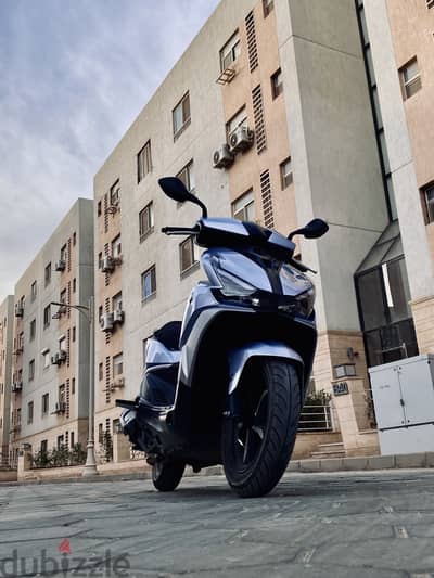 سكوتر qj motors 150 cc