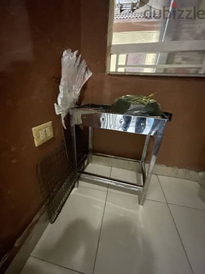 شوايه فحم  جديدة بكامل مشتملاتها