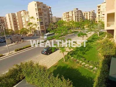 شقة للبيع كاش في B2 مدينتي جاردن وستريت فيو دور أول بتشطيب فندقي