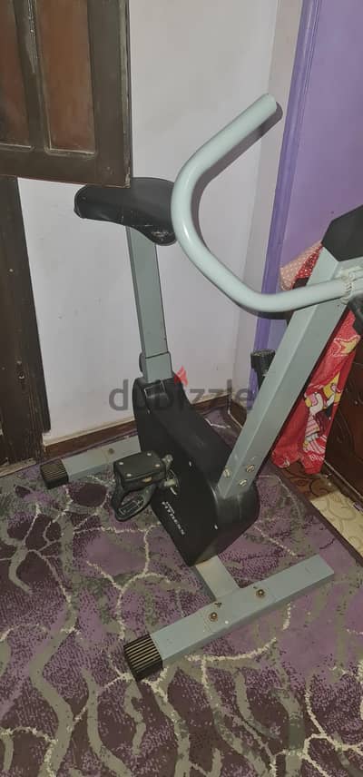 عجلة تابعة رياضية