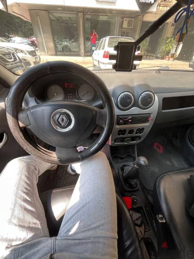 Renault Logan 2010