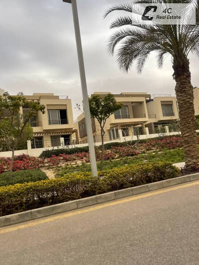 اقل من سعر الماركت ب 3 مليون فيلا توين هاوس 4 غرف نوم برايم لوكيشن للبيع فى كمبوند بالم هيلز نيو كايرو التجمع الخامس Palm Hills New Cairo