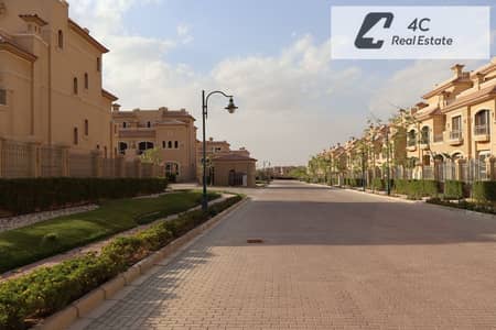 السعر نزل لسرعة البيع فيلا تاون هاوس كورنر 230م استلام فوري برايم لوكيشن اوبن فيو في لافيستا سيتي العاصمة القاهرة الجديدة La Vista City New Capital Ne