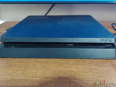 PlayStation 4 slim ب حالة فوق الممتازه