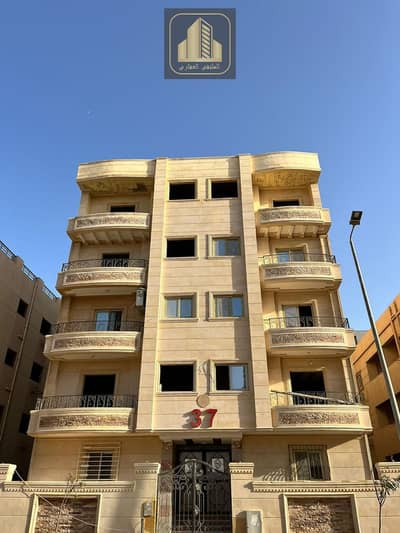 للبيع بعمارة راقية جدا بالتجمع الخامس الاندلس