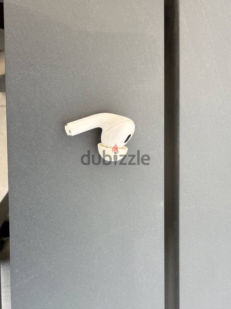 AirPods Pro 2 left only 1