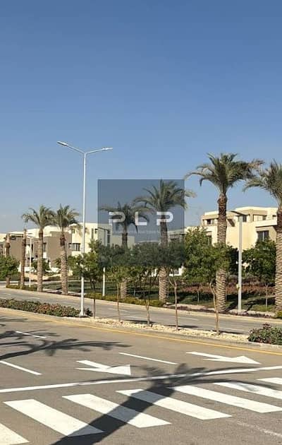 تاون هاوس كورنر استلام فوري ريسيل للبيع بتسهيلات في بالم هيلز التجمع الخامس Palm Hills New Cairo  قابل للتفاوض