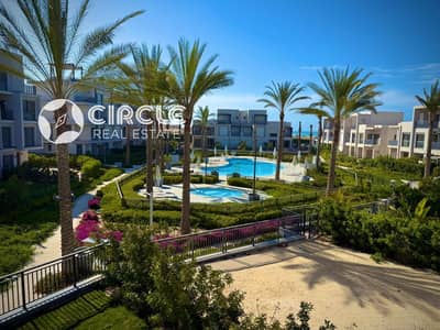 فيلا تاون هاوس ١٦٩م مفروش بفيو علي البول بحديقة ١٧٠م للإيجار في مراسي Marassi (مرحلة سكايا Skaia) الساحل الشمالي North Coast بالقرب من سيدي عبد الرحمن
