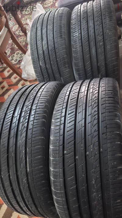 طقم كاوتش كامل كومهو كوري بحالة ممتازة 245/45 R18