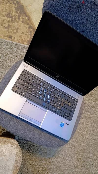 لاب توب core i 5 هارد ٥١٢ يججا  ram 8  بنص تمنه لو اتباع اناهرظه فقط
