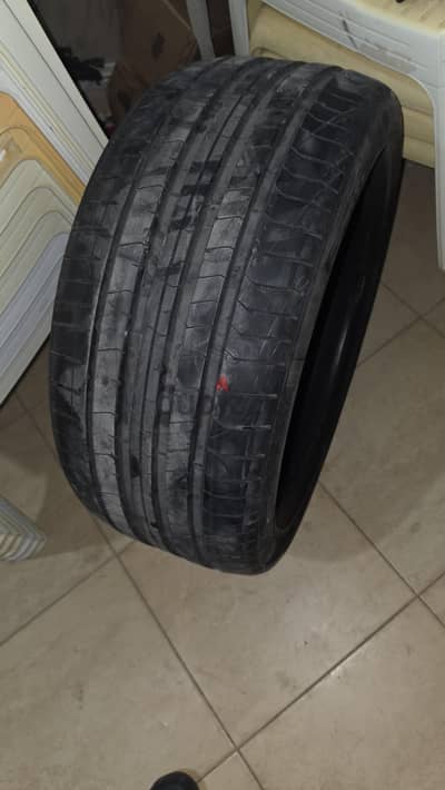 275 40 R20 Runflat