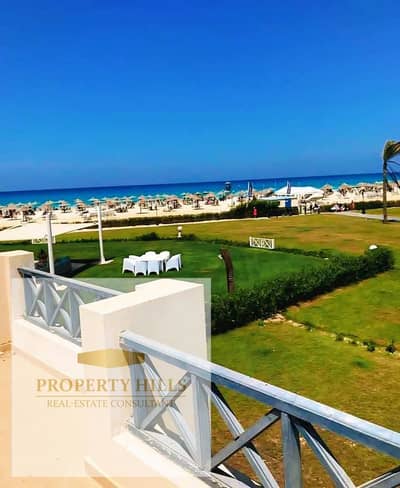 I have a chalet for sale from the owner next to Marassi, ready for immediate delivery, directly on the sea in La Vista Bay