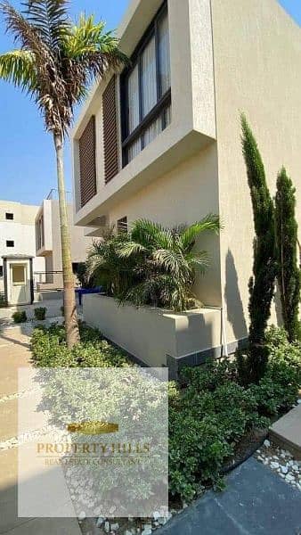 فيلا للبيع بالسعر القديم لقطه داخل سوديك ايست الشروق بالتقسيط علي8سنين