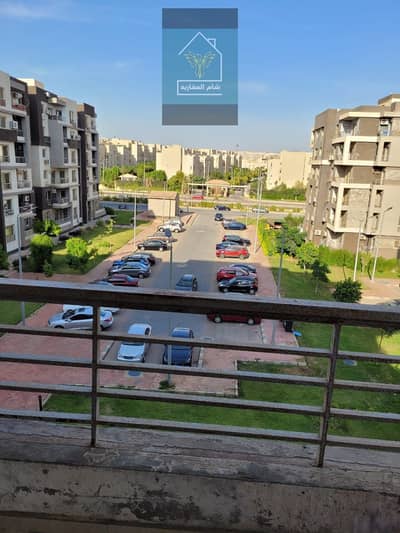 شقة للبيع بالشيخ زايد كومباوند دار مصر الحي 16 دور ثالث متكرر 130م