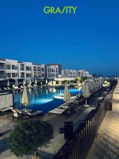 Finished chalet for sale in Aroma, 500,000 down payment, includes air conditioning and natural gas, in a prime location in Ain Sokhna, next to Azha Pr