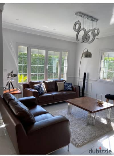 Ready-to-move-in villa in Fifth Settlement on 90th Street next to the American University - Villa for sale