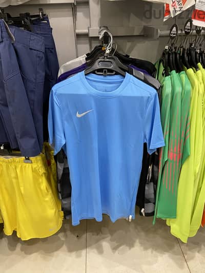 nike t shirt