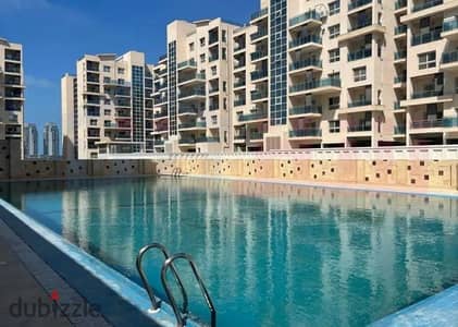 لسرعة البيع شالية لقطة دبل فيو متشطب بالكامل بالتكيفات استلام فوري علي الفرش في داون تاون بالعلمين الجديده
