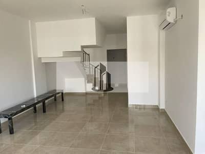 بنتهاوس جاهز للسكن متشطب بالمطبخ و التكيفات في كمبوند فيفث سكوير – Fifth Square من المراسم .
