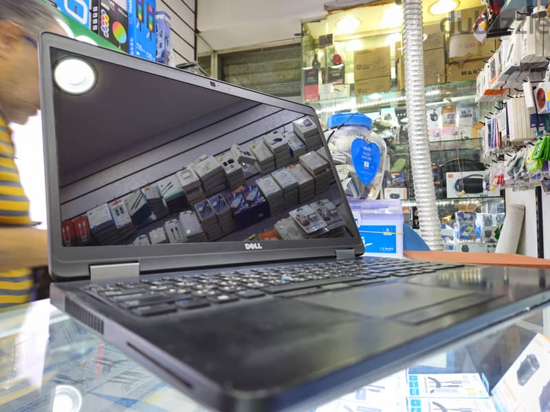 Dell Precision 3510 9