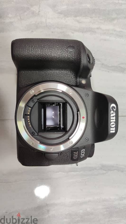 Canon EOS 77D 2